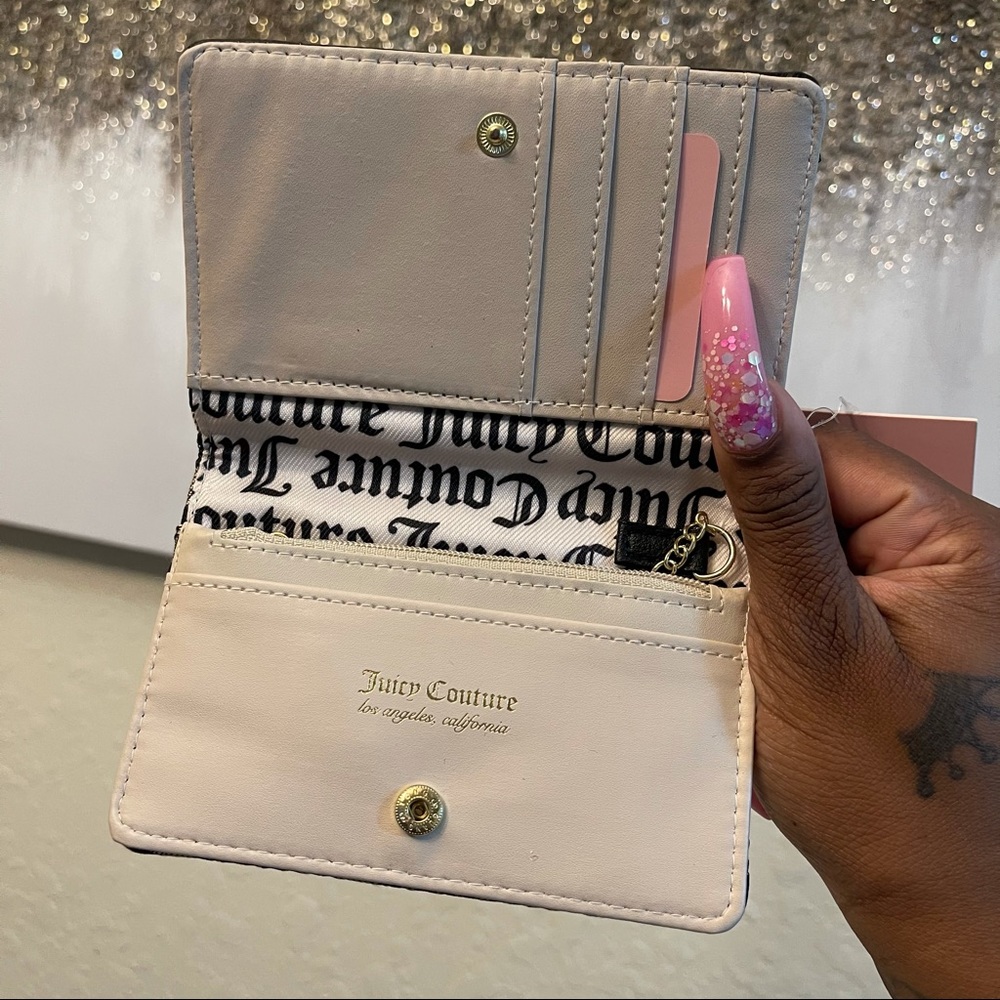JUICY COUTURE “Oops a daisy fold over card case” - Picture 5 of 9